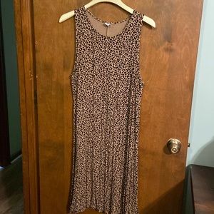 Old navy size X-LARGE sleeveless animal print